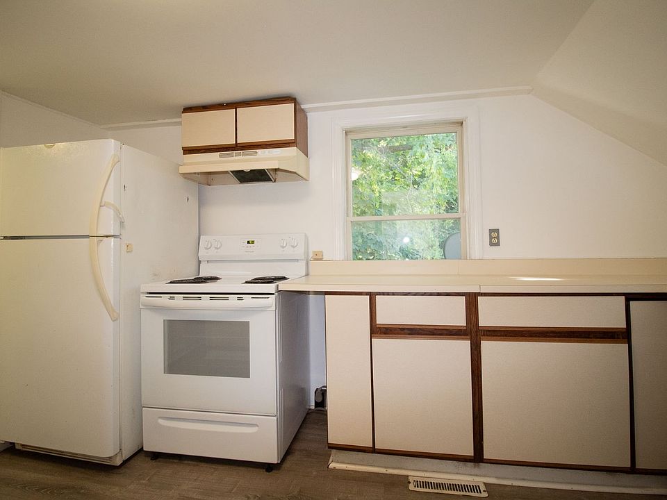 137 b St. 137 b St Bennington VT Zillow