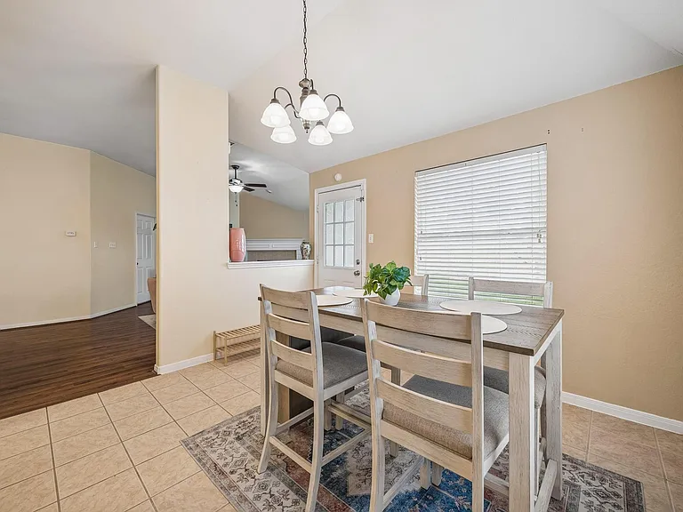 24027 Floragate Dr — Photo 10
