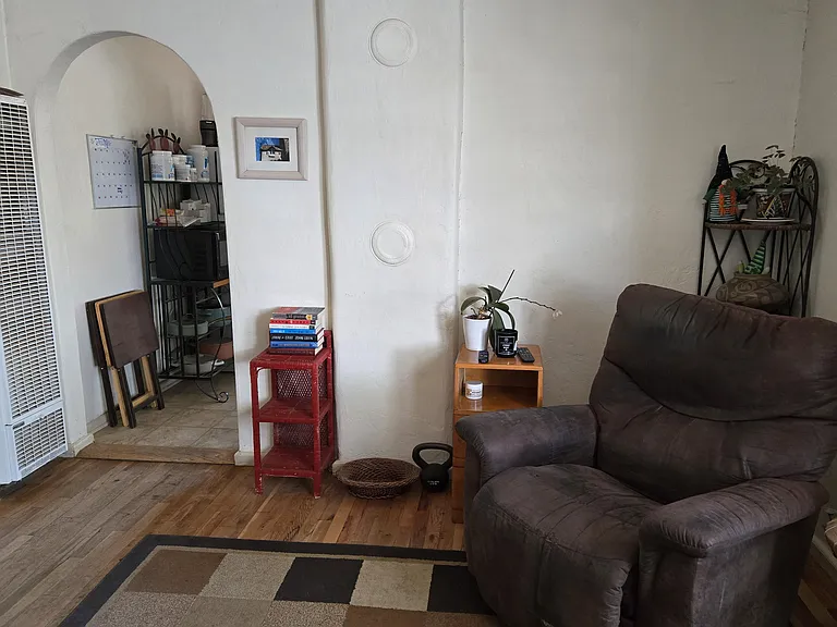 236 S Maple St — Photo 3