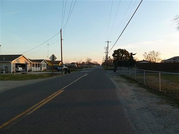 3rd image of 10455 Pioneer Ave