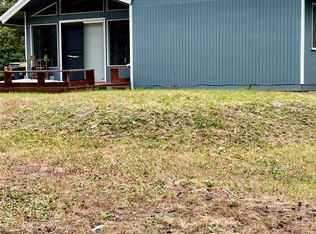 1786 W Beach Rd, Oak Harbor, WA 98277