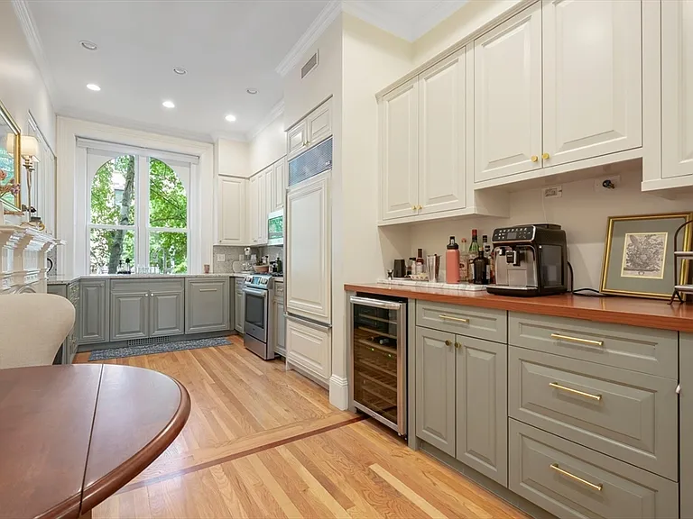 28 Marlborough St #1 — Photo 8