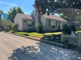 21 Seaview Ave, Fairhaven, MA 02719