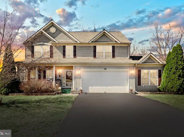 1131 Pine Ct, York, PA 17408