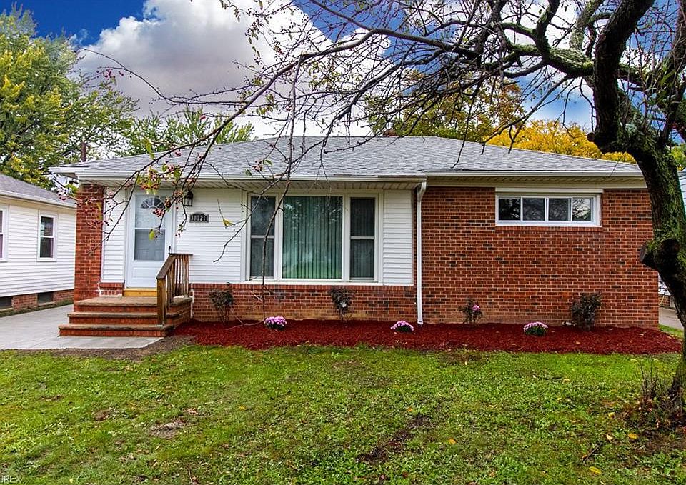 1st image of 30721 Royalview Dr