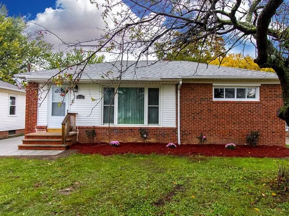 30721 Royalview Dr, Willowick, OH 44095