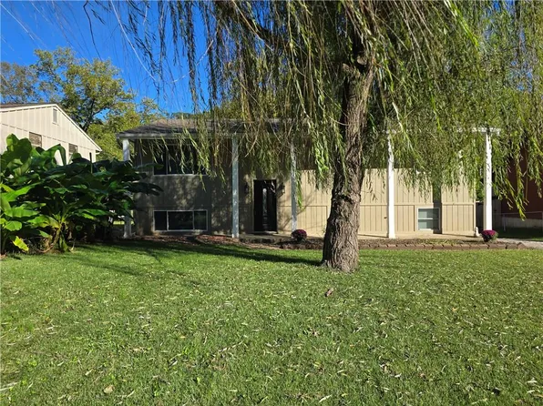 4961 NW Woody Creek Ln, Kansas City, MO 64151
