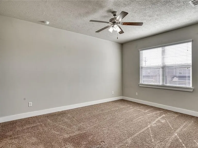3900 Yukon Ln — Photo 12