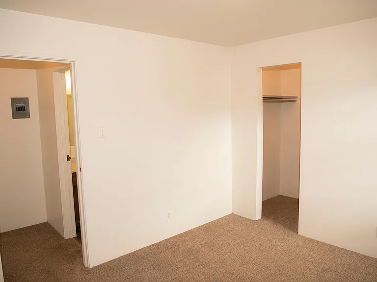 840 Plymouth Dr #203 — Photo 7