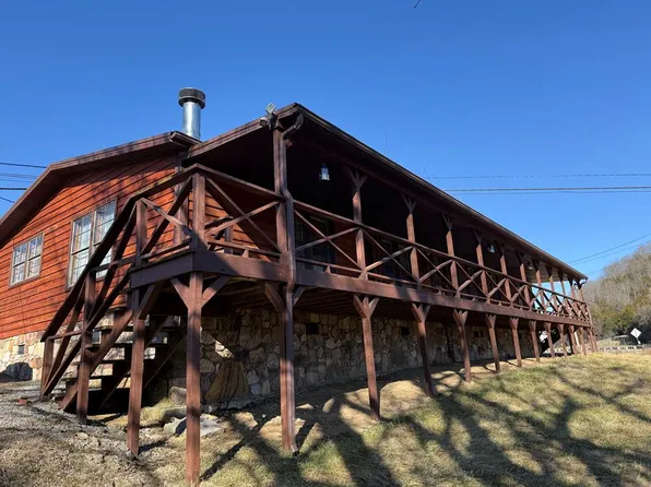 5163 Kents Ridge Rd, Cedar Bluff, VA 24609
