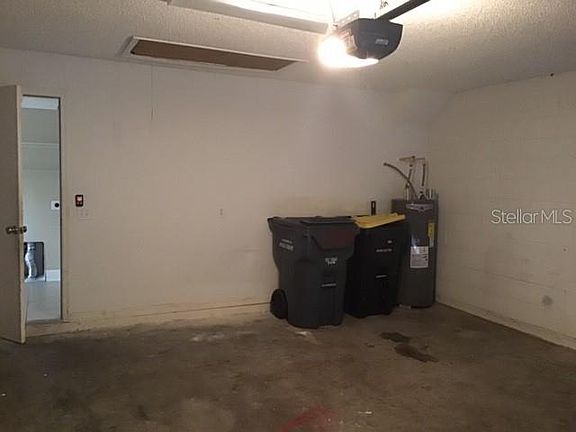 3rd image of 1903 Emily Blvd