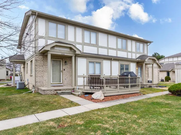 41995 King Edward Ct, Clinton Township, MI 48038