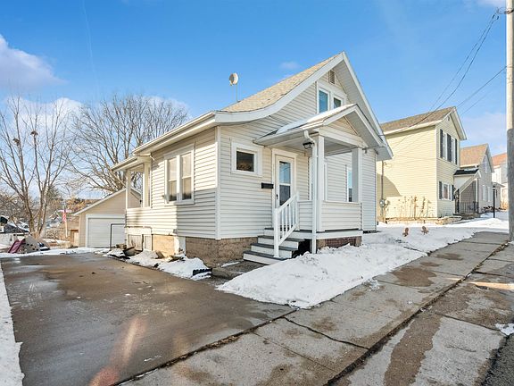2nd image of 757 Roberts St