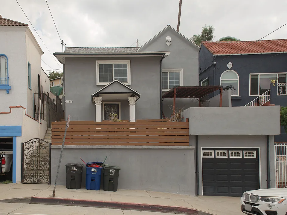 1126 N Gage Ave