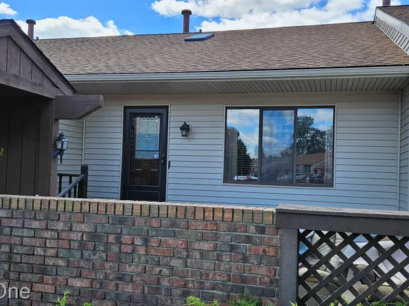 25861 Lexington Dr Unit 2, South Lyon, MI 48178