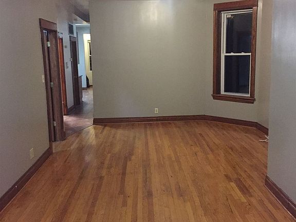 3rd image of 1443 N Avers Ave #1