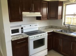 292 NE 41st St, Oakland Park, FL 33334