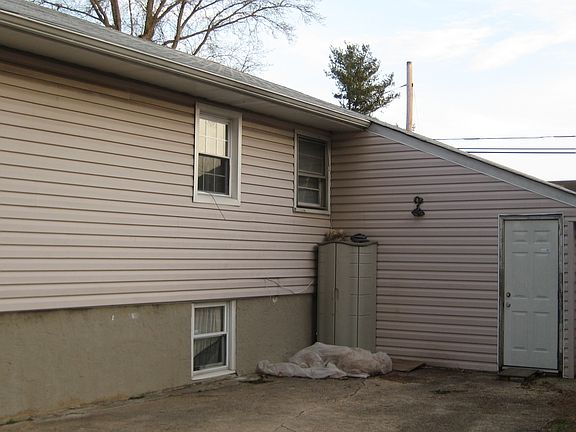 Outside Entrance to Garage 