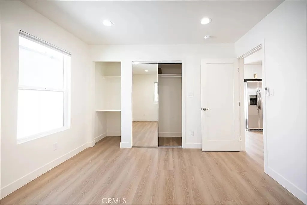 355 N Colorado Pl — Photo 4