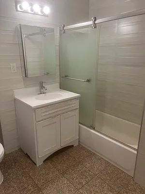 Rented by Q52 LLC | media 15