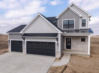 5214 Belvedere Dr, Bloomington, IL 61705