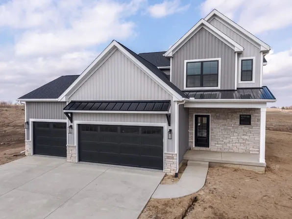 5214 Belvedere Dr, Bloomington, IL 61705