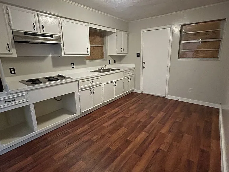 2318 Pacific St — Photo 8