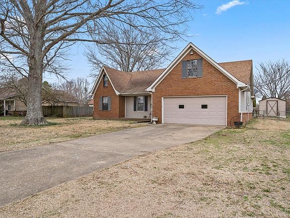 3rd image of 1426 Simmons Rd