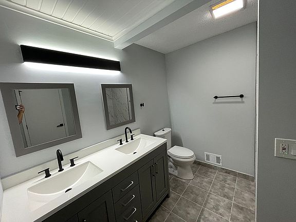 4th image of 4423 Chowning Way