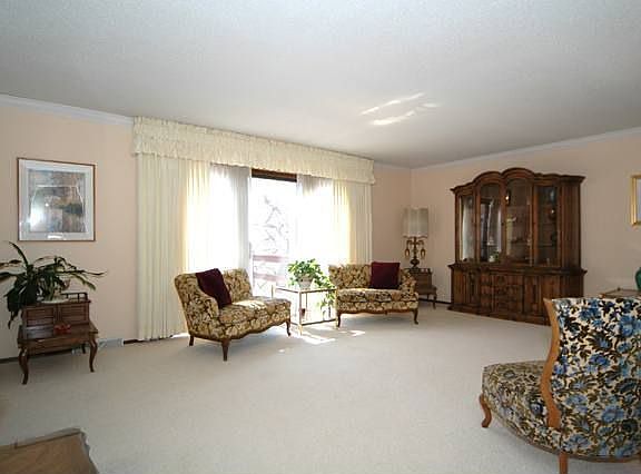 3rd image of 504 Laurel Dr