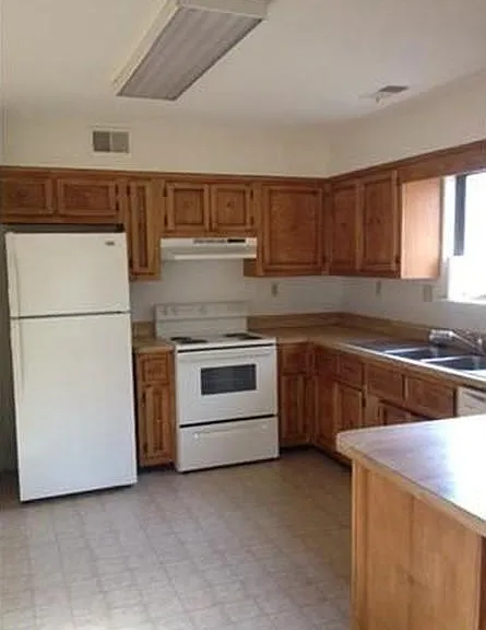 412 Indian Ave — Photo 2