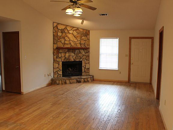 2nd image of 8279 Verdura St