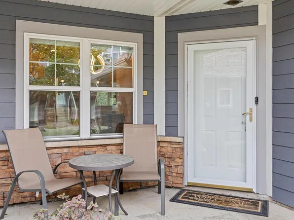 206 Alberta Ln, Little Canada, MN 55117