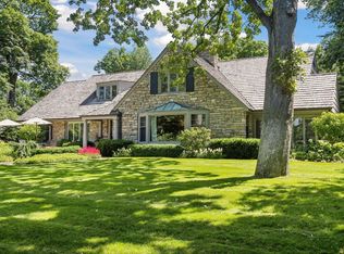 332 Mississippi River Blvd S, Saint Paul, MN 55105