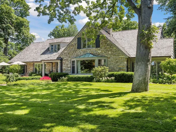 332 Mississippi River Blvd S, Saint Paul, MN 55105