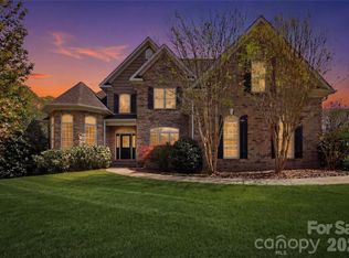 3052 17th Street Ct NE, Hickory, NC 28601