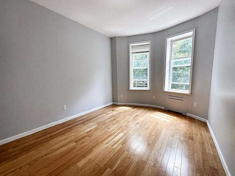6035 69th Ave — Photo 8