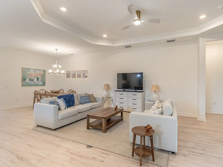 15347 Turin Dr — Photo 10