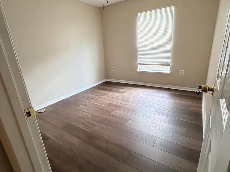 9963 Ashburn Lake Dr — Photo 7