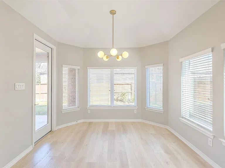 18314 Southwood Creek Dr — Photo 16