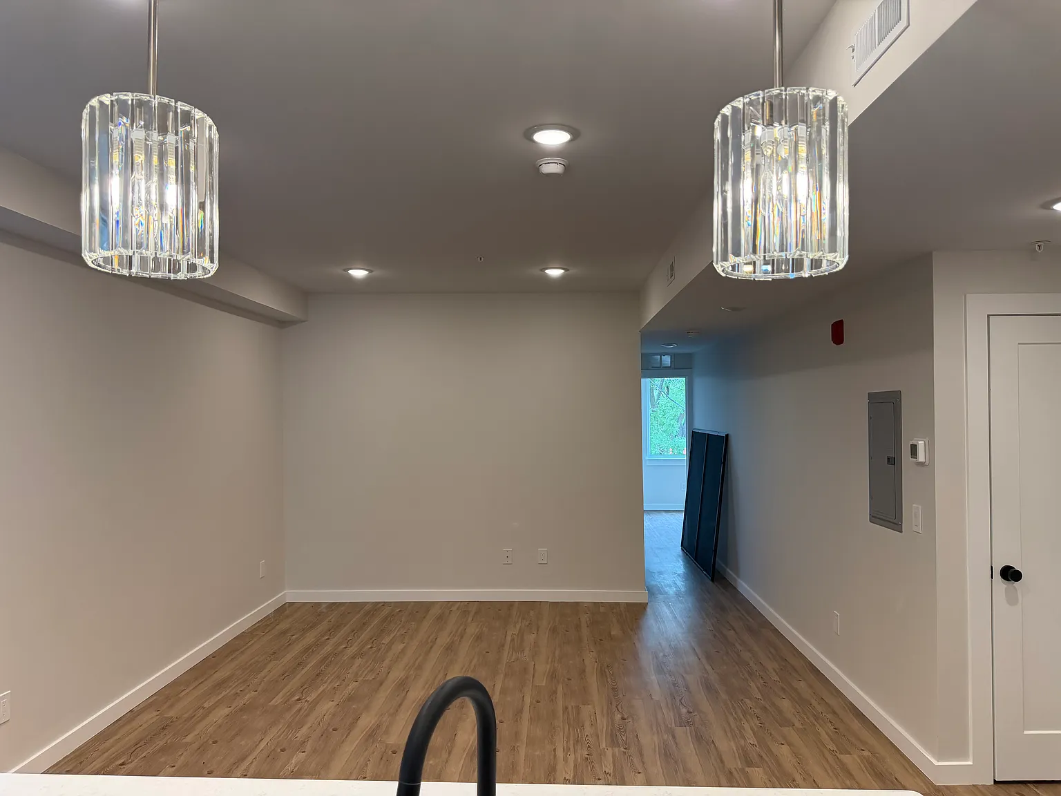 2 bed, 725 sqft, $1,850 — Photo 3