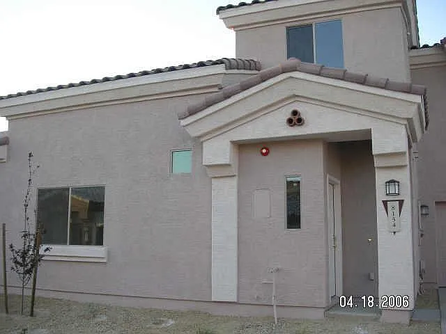 8154 W Beck Ln — Photo 5