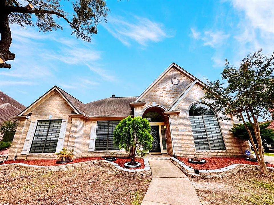 1st image of 11219 Carriage Lake Dr