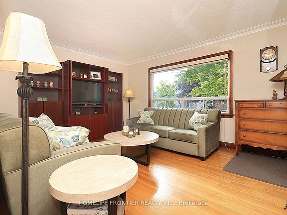 4th image of 36 Silvercrest Ave
