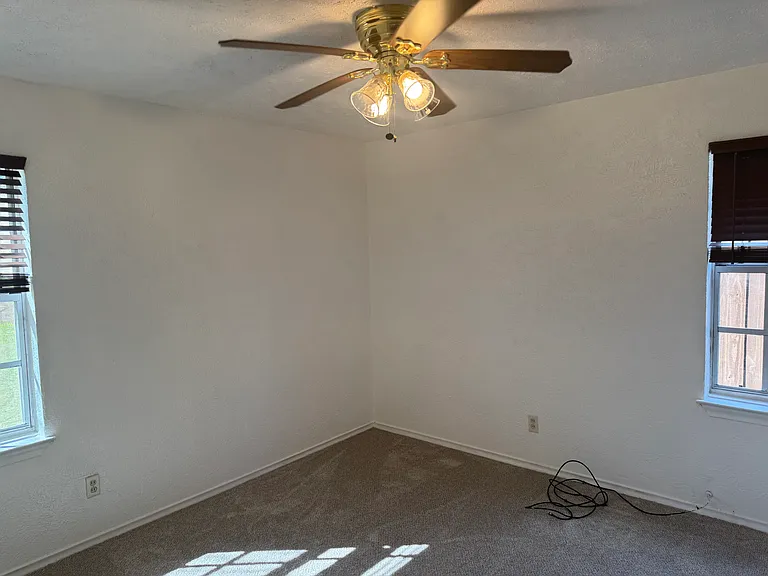 1807 Highland St — Photo 13
