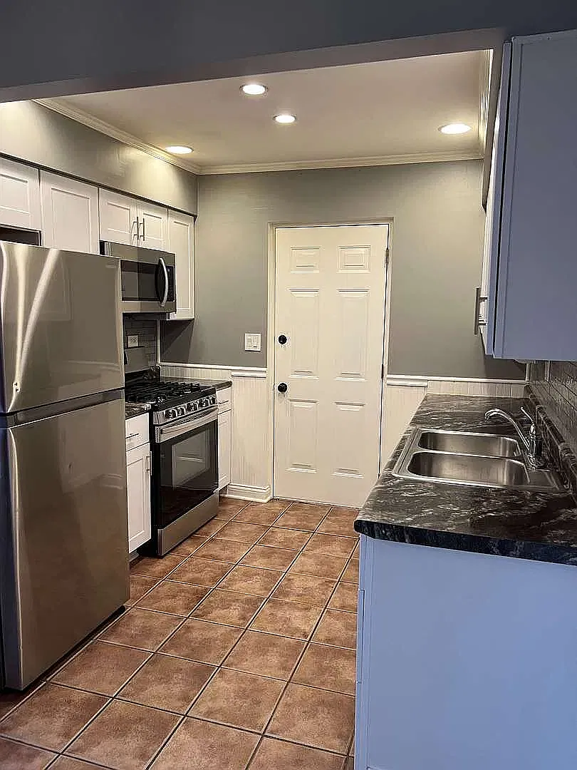 2 bed, 1100 sqft, $1,800 — Photo 3