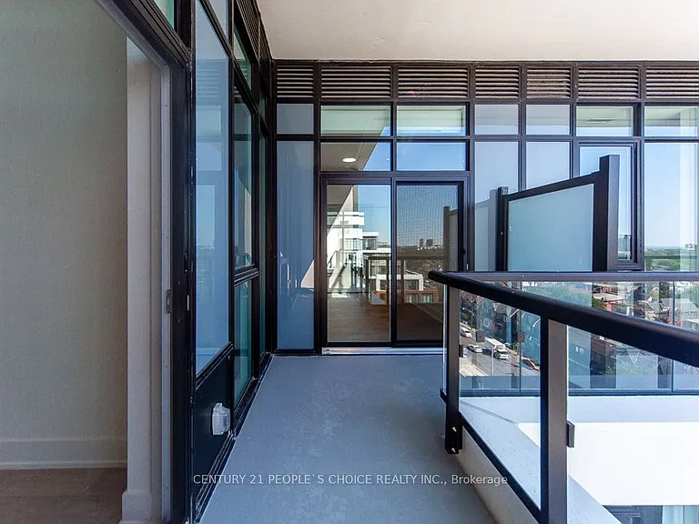 858 Dupont St #Penthouse 32 — Photo 45