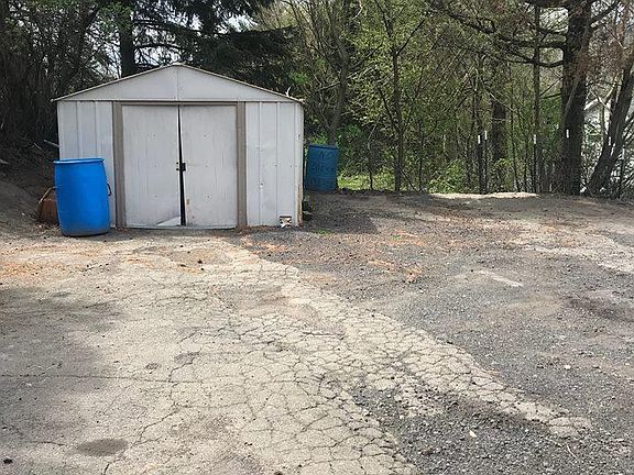 4th image of 404 S Valley Ave