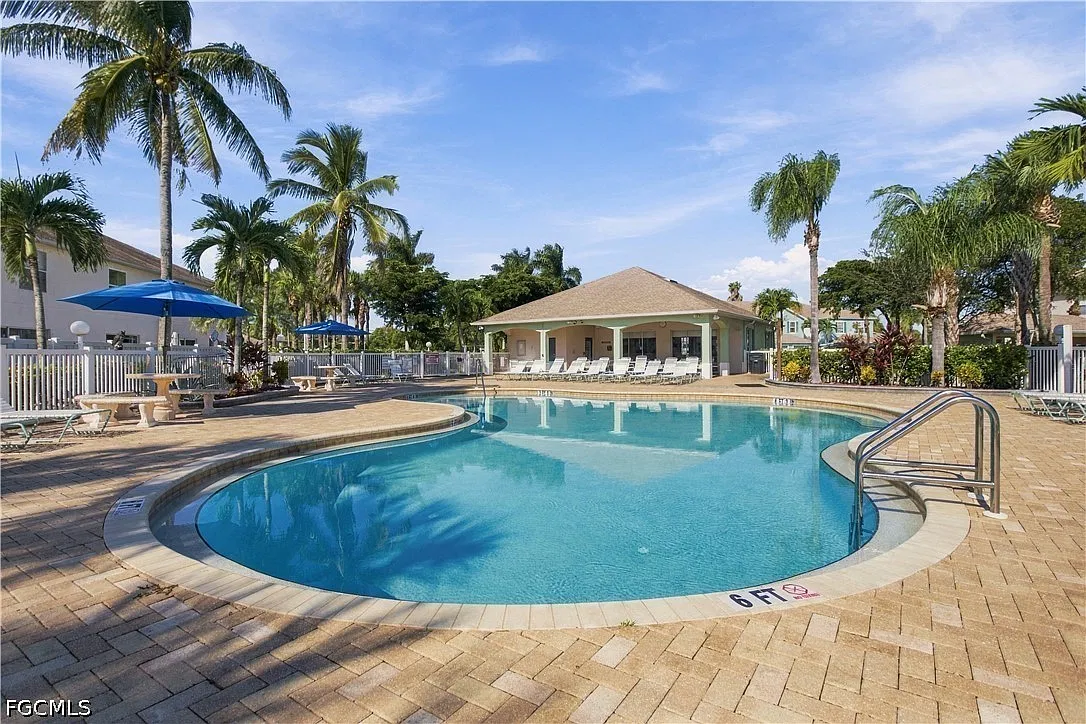 2 bed, 2.5 bath, 1447 sqft, $1,725 — Photo 3