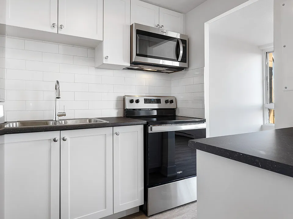 2969 Fairlea Cres